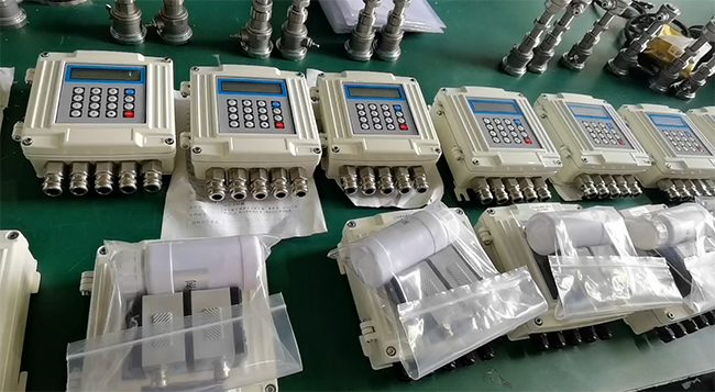 非接觸式超聲波流量計產品圖